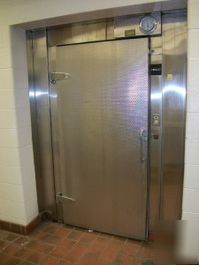 Stainless steel walk-in cooler freezer combo unit