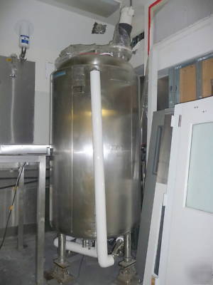 Mueller 1600 liter 316L stainless jacketed tank 