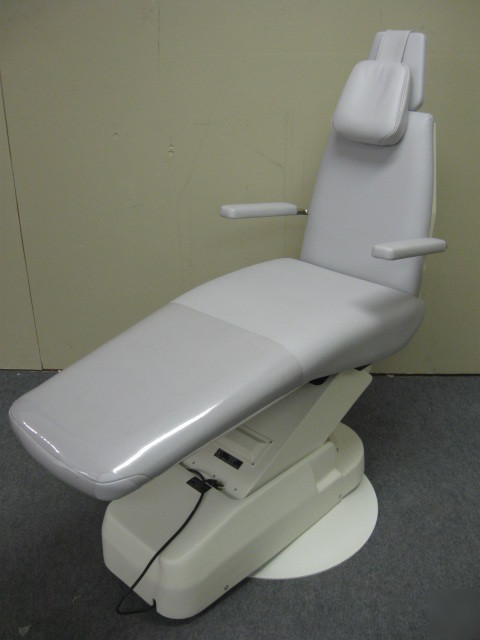 Royal model pdii dental examination chair refurbished
