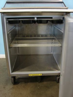 Silver king SKP2712 refrigerated prep table