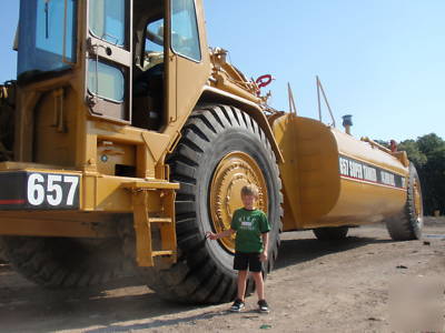 Caterpillar 657 14,000 gallon water wagon