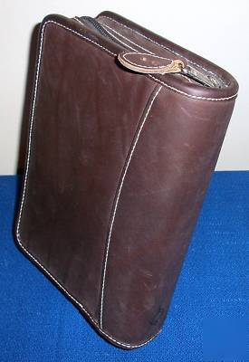 Compact dark brown leather 1.5