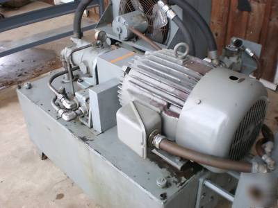 Cincinnati hydraulic pump, 60 gal.res., complete system