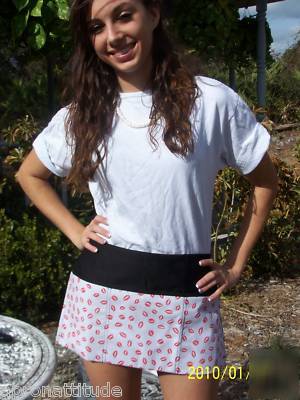New waist apron ,waitress,server,red lips,smiles, ,red