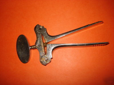 Old surgical retractor 5