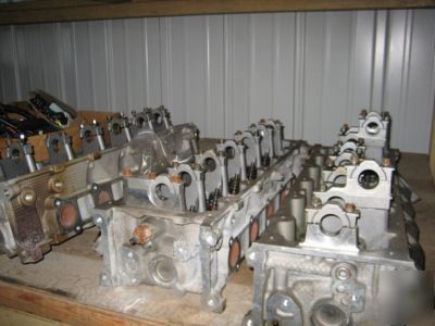 Used ford v 10 natural gas engine, 6.8L, engine heads