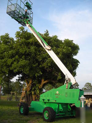 Jlg 40 46' boom lift, 4WD, gas, 2600 hours, we can ship