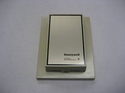 Honeywell T7047C1090 wall mounted remote bulb enclosure