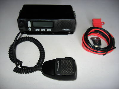 Motorola radius M1225 vhf 20 ch / 40 watt mobile radio