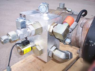 2005 fmc bean hydraulic drive triplex piston pump 