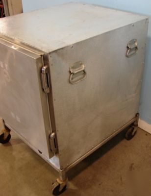 New alto shaam 750B heated holding cabinet, two pans