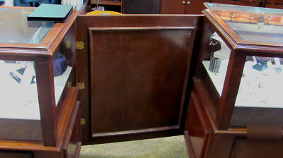 Set of 9 jewelry display showcases, glass and mahogany