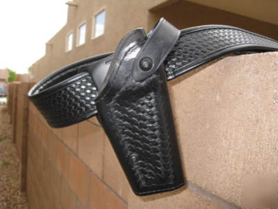 Police duty belt & safariland holster for mod. 1911 .45