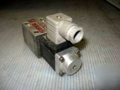 New - hydropa solenoid valve p/n WE6N-E2B