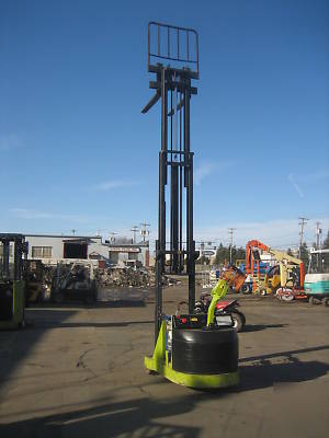 Clark 3000# forklift walk behind 10' lift w/tilt , 24V