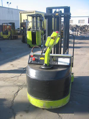 Clark 3000# forklift walk behind 10' lift w/tilt , 24V