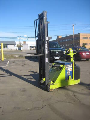 Clark 3000# forklift walk behind 10' lift w/tilt , 24V