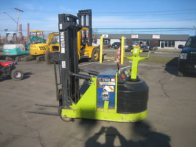 Clark 3000# forklift walk behind 10' lift w/tilt , 24V