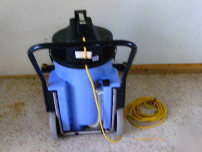 Numatic wv 900-2 wet/dry vacuum 