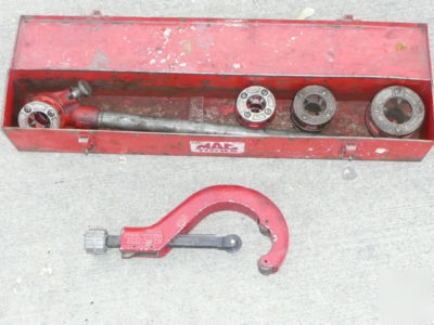 Ridgid model 400 pipe threader with accessories