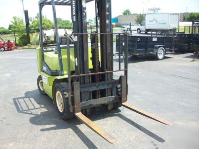 Clark 5000 lbs forklift dual fuel