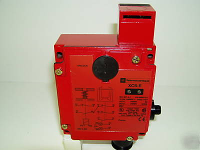 Telemecanique xcs-e safety interlock switch XCSE7513FW1