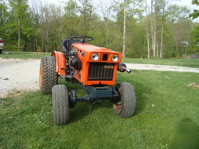 Kubota B7100 tractor 4X4 with finish mower and scraper 