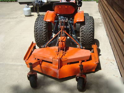 Kubota B7100 tractor 4X4 with finish mower and scraper 