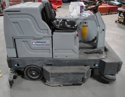 Nilfisk advance hydro 2042 floor sweeper scrubber 42