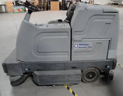 Nilfisk advance hydro 2042 floor sweeper scrubber 42