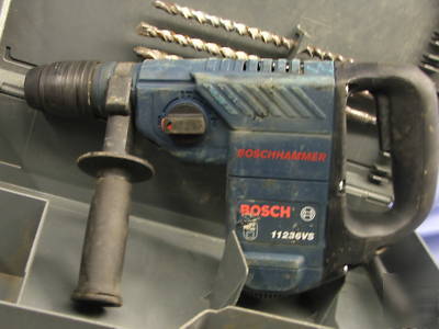 Bosch rotory hammmer drill model 11236VS with 3 bits