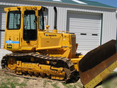 Dressta td-9H dozer, cab, a/c, low hours,