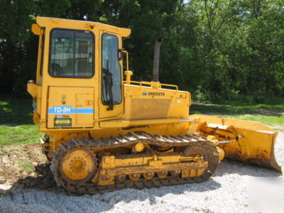 Dressta td-9H dozer, cab, a/c, low hours,