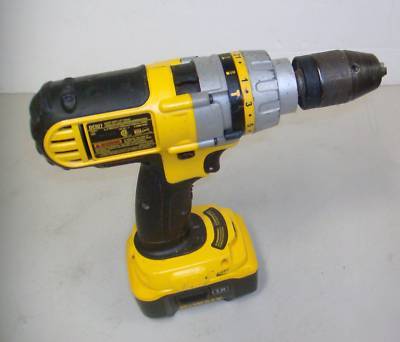 Dewalt DC927 cordless hammer drill set, very nice 
