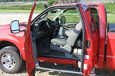 '06 ford f-250 xlt 4X4 diesel FX4 33K $5,700 down 