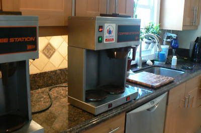 Cecilware coffee brewer with 2ND warmer. 