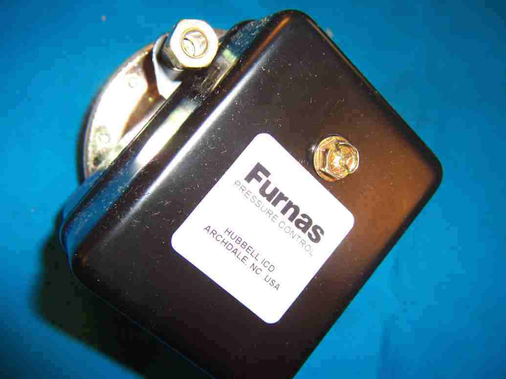 New hubbell pressure control switch w unloader 69HAU3