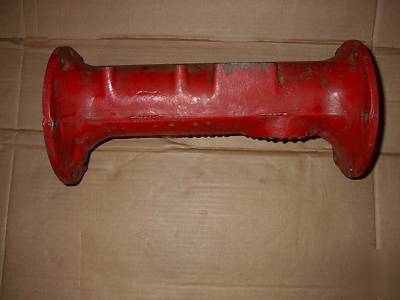 Int. / farmall cub ~ short shaft housing 3-29-a