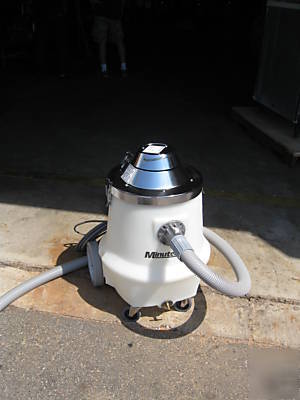  commercial 10 gallon minutemanwet dry VAC105 cfm 