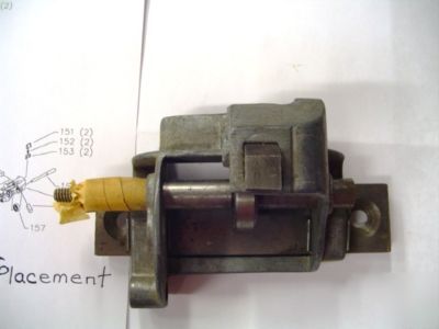 Delta lower blade guide assembly - 14