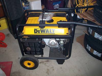 Dewalt DG6000 generator used < 8 hours 120V-240V nice