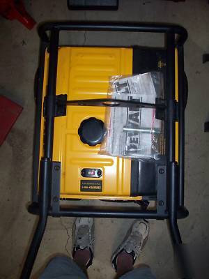 Dewalt DG6000 generator used < 8 hours 120V-240V nice