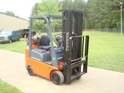 2004 toyota 4,000 lb.