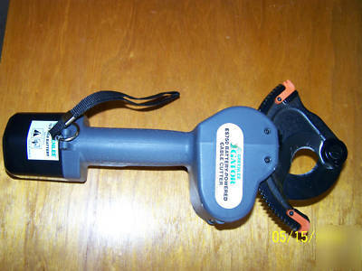 Greenlee ES750 battery-powered cable cutter