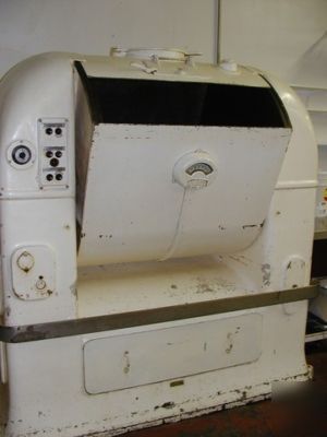 Read co. horizontal barrel bakery dough mixer 1000 lb.