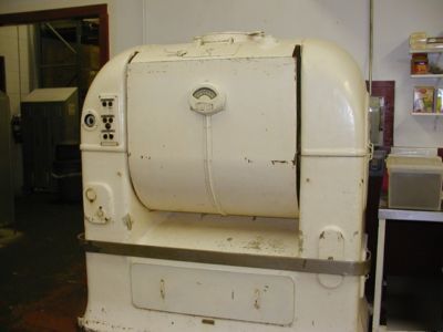 Read co. horizontal barrel bakery dough mixer 1000 lb.