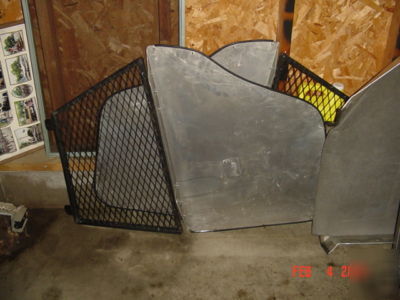 Ray allen - police K9 transport cage/partition/barrier