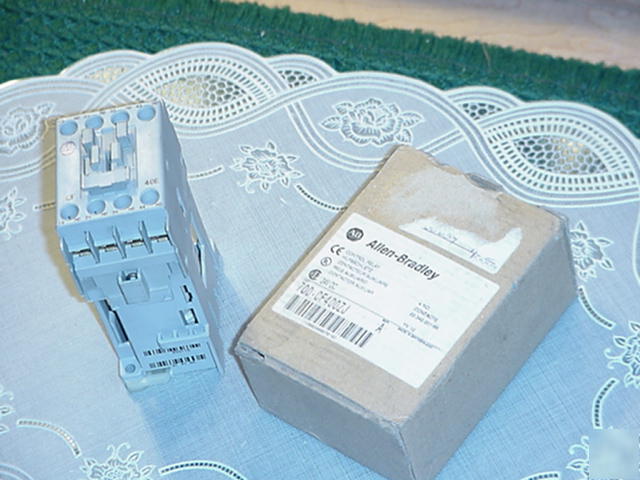 Allen bradley 700-CF400ZJ relay dc control ser a 