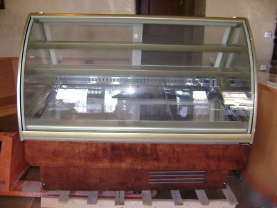 Fb deranieri~european~refrigerated~pastry display case