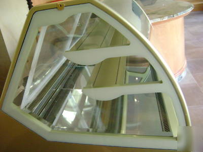 Fb deranieri~european~refrigerated~pastry display case